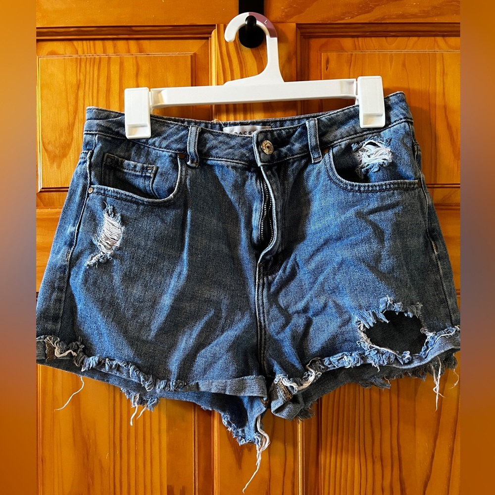 PacSun Blue Distressed Mom Jeans Jean Shorts Size 28